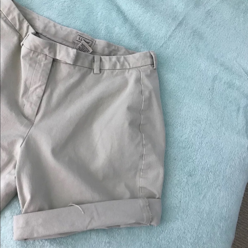 Khaki shorts high waist mid length . Vintage look